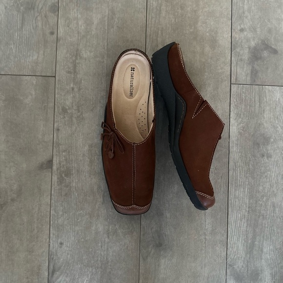 Naturalizer “Detail” Comfort Mules Suede Leather Slip On Mules 8.5 Wide Women’s - Picture 15 of 16